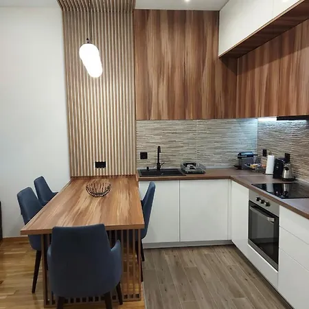 Apartment Tri S Lux *