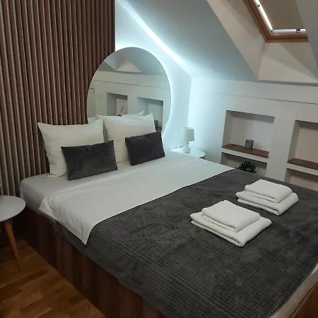 Apartment Tri S Lux *