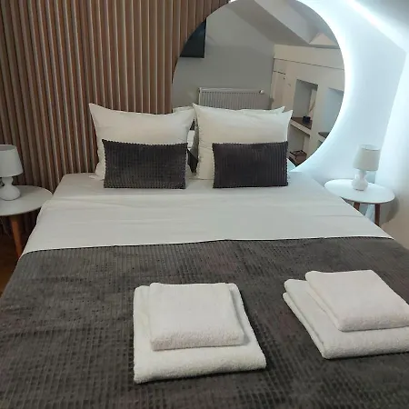 Apartment Tri S Lux *