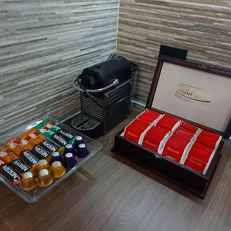 Tri S Lux Apartment